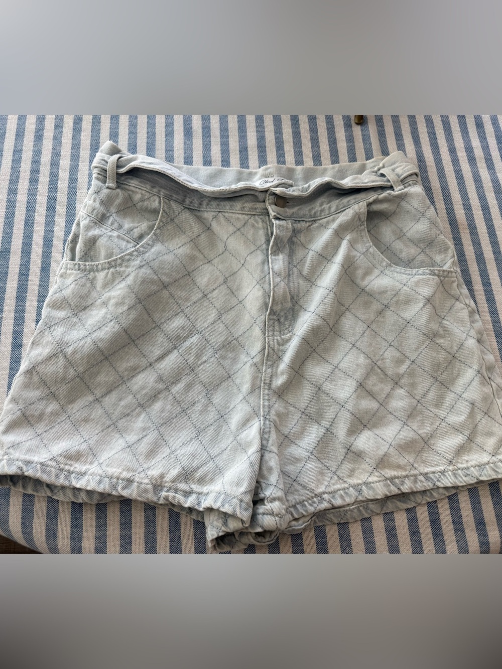 Light Wash Quilted Pattern Jean Shorts - Women's